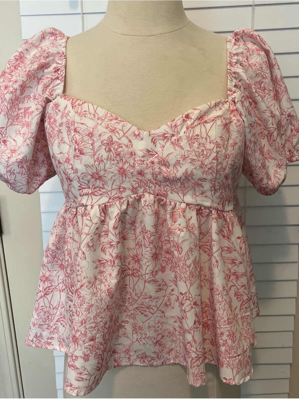 Women’s Pink Floral Sweetheart Peplum Top